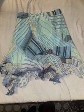 Dana Buchman classic silk lined size 10  flounce slightly asymmetrical